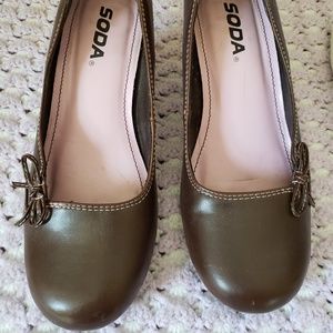 New Brown SODA Heals Size 7